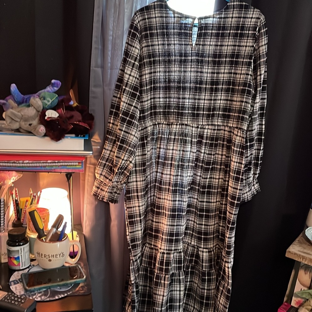 Dress - Picture 2 of 2